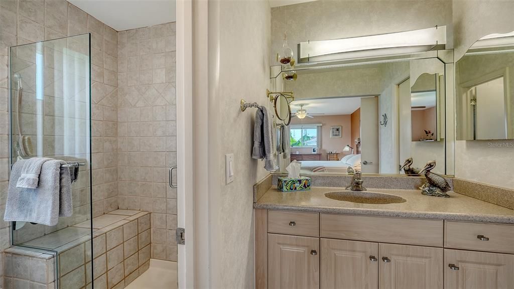 待售: $795,000 (2 贝兹, 2 浴室, 1554 平方英尺)