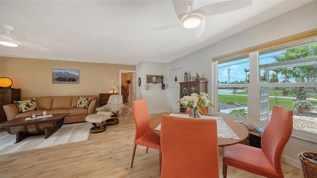 待售: $795,000 (2 贝兹, 2 浴室, 1554 平方英尺)