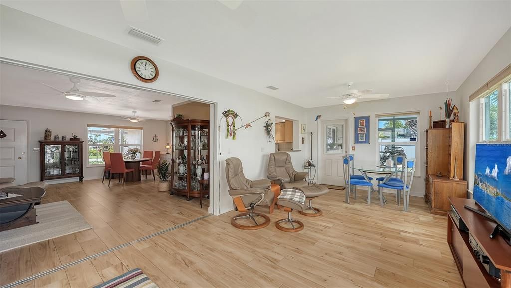 待售: $795,000 (2 贝兹, 2 浴室, 1554 平方英尺)