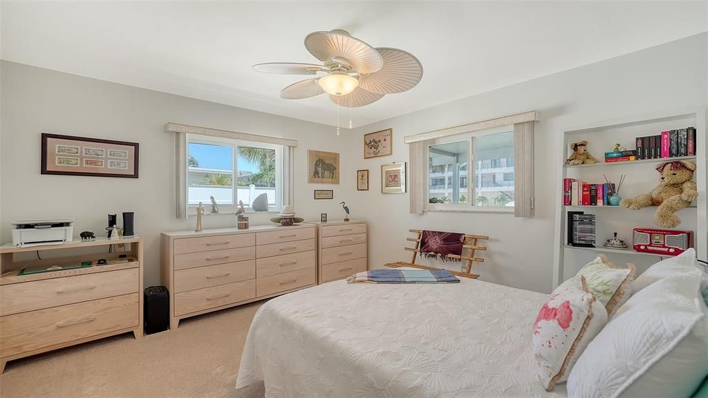 待售: $795,000 (2 贝兹, 2 浴室, 1554 平方英尺)