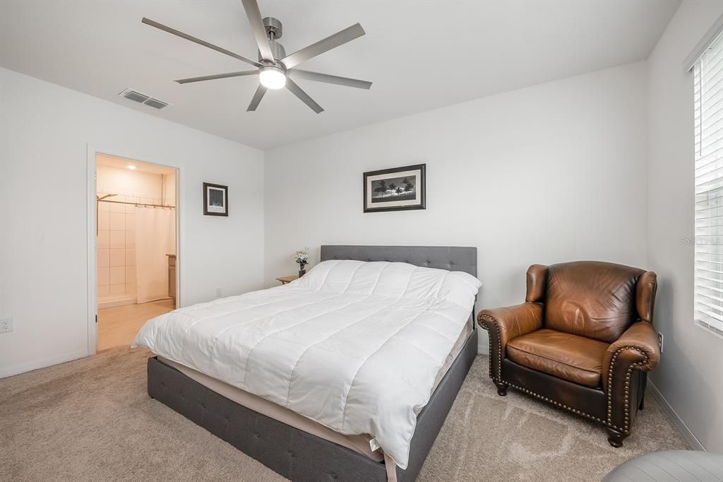 待售: $445,000 (4 贝兹, 2 浴室, 1828 平方英尺)