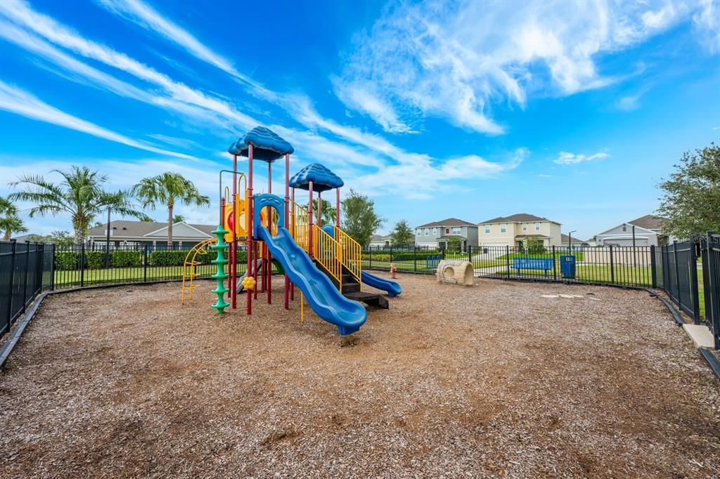 待售: $445,000 (4 贝兹, 2 浴室, 1828 平方英尺)