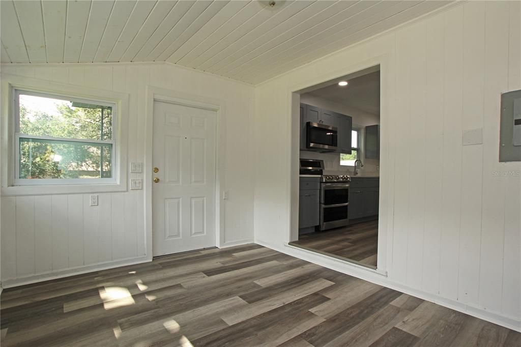 待售: $284,900 (3 贝兹, 2 浴室, 1334 平方英尺)