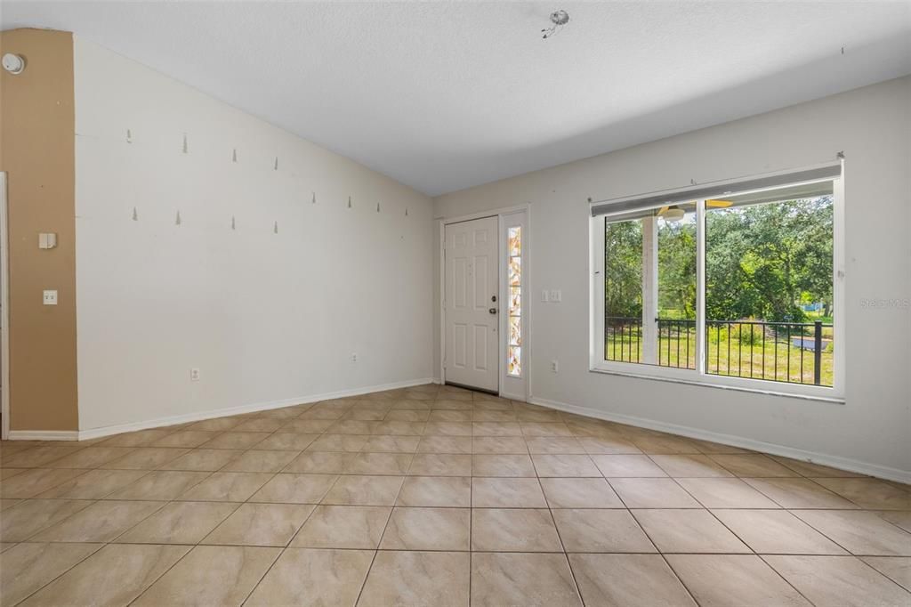 En Venta: $410,000 (3 camas, 2 baños, 1659 Pies cuadrados)