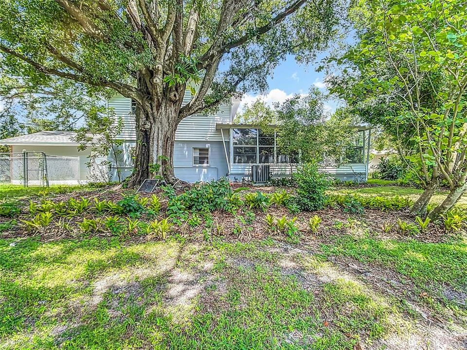 For Sale: $474,900 (4 beds, 3 baths, 2120 Square Feet)