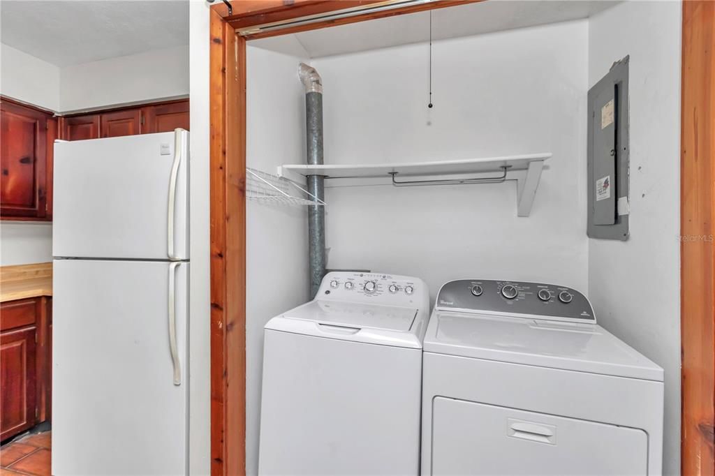 Под контрактом: $228,900 (3 спален, 2 ванн, 1479 Квадратных фут)