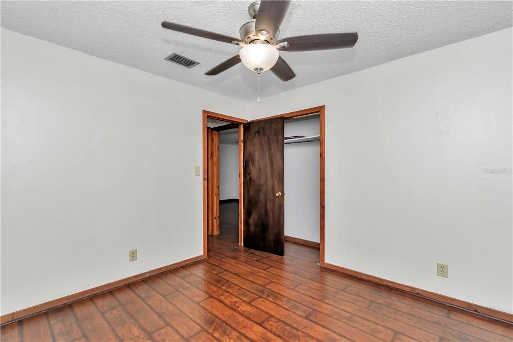 Под контрактом: $228,900 (3 спален, 2 ванн, 1479 Квадратных фут)