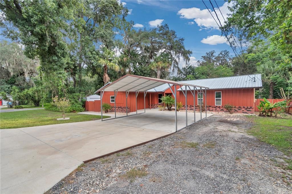 Под контрактом: $228,900 (3 спален, 2 ванн, 1479 Квадратных фут)