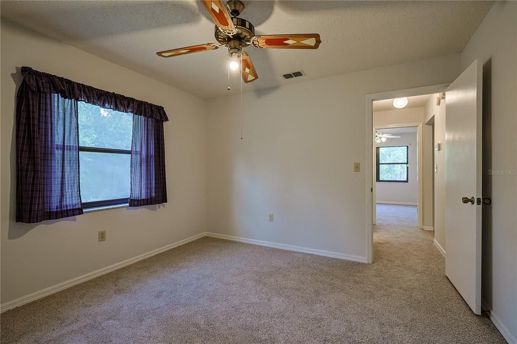 На продажу: $250,000 (3 спален, 2 ванн, 1644 Квадратных фут)