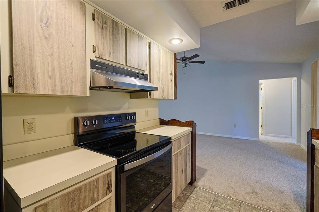 На продажу: $250,000 (3 спален, 2 ванн, 1644 Квадратных фут)