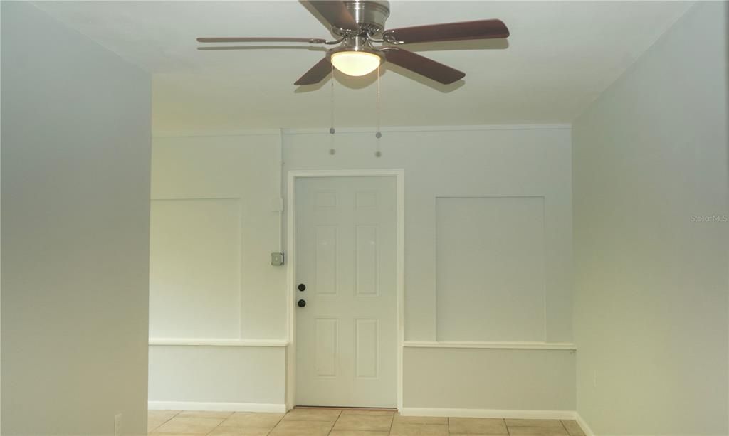 Под контрактом: $174,900 (2 спален, 1 ванн, 1110 Квадратных фут)