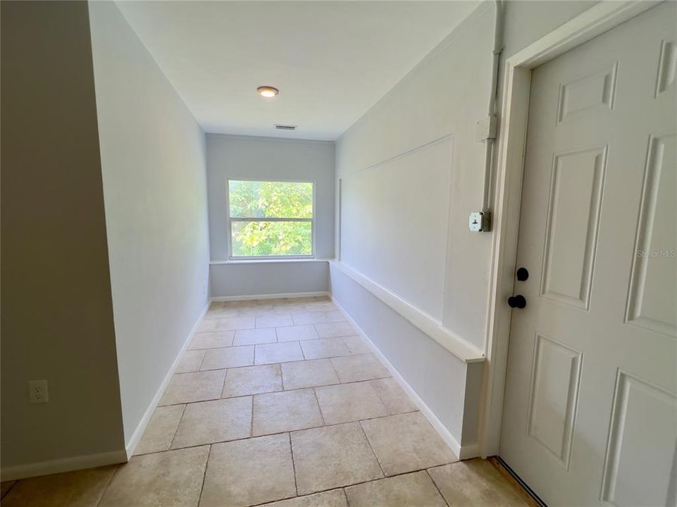 Под контрактом: $174,900 (2 спален, 1 ванн, 1110 Квадратных фут)