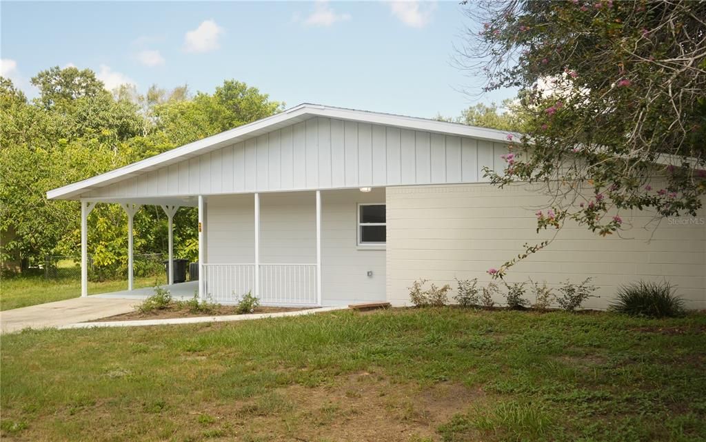 Под контрактом: $174,900 (2 спален, 1 ванн, 1110 Квадратных фут)