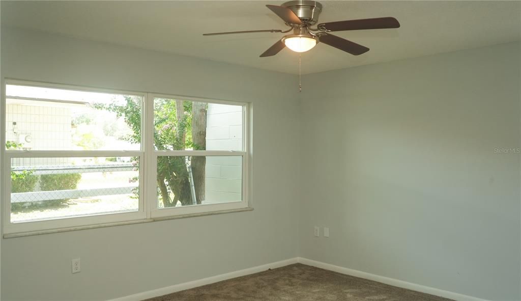 Под контрактом: $174,900 (2 спален, 1 ванн, 1110 Квадратных фут)