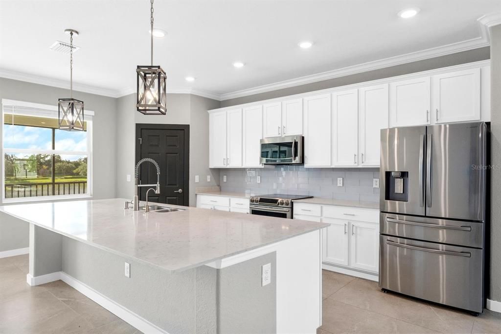 For Sale: $445,000 (3 beds, 2 baths, 2102 Square Feet)