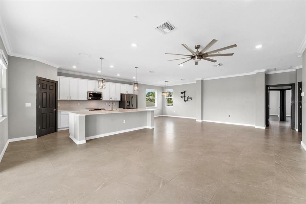 For Sale: $445,000 (3 beds, 2 baths, 2102 Square Feet)