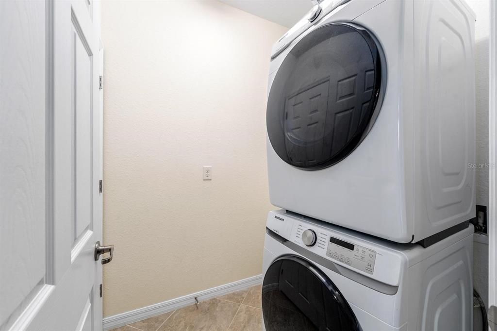 For Sale: $445,000 (3 beds, 2 baths, 2102 Square Feet)