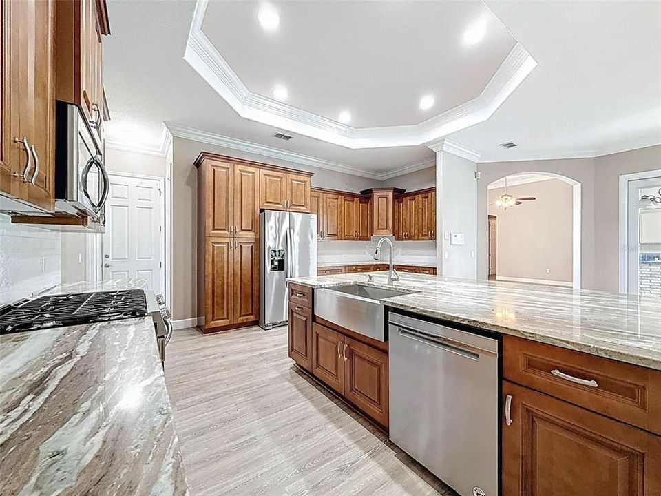 На продажу: $735,000 (4 спален, 3 ванн, 3352 Квадратных фут)