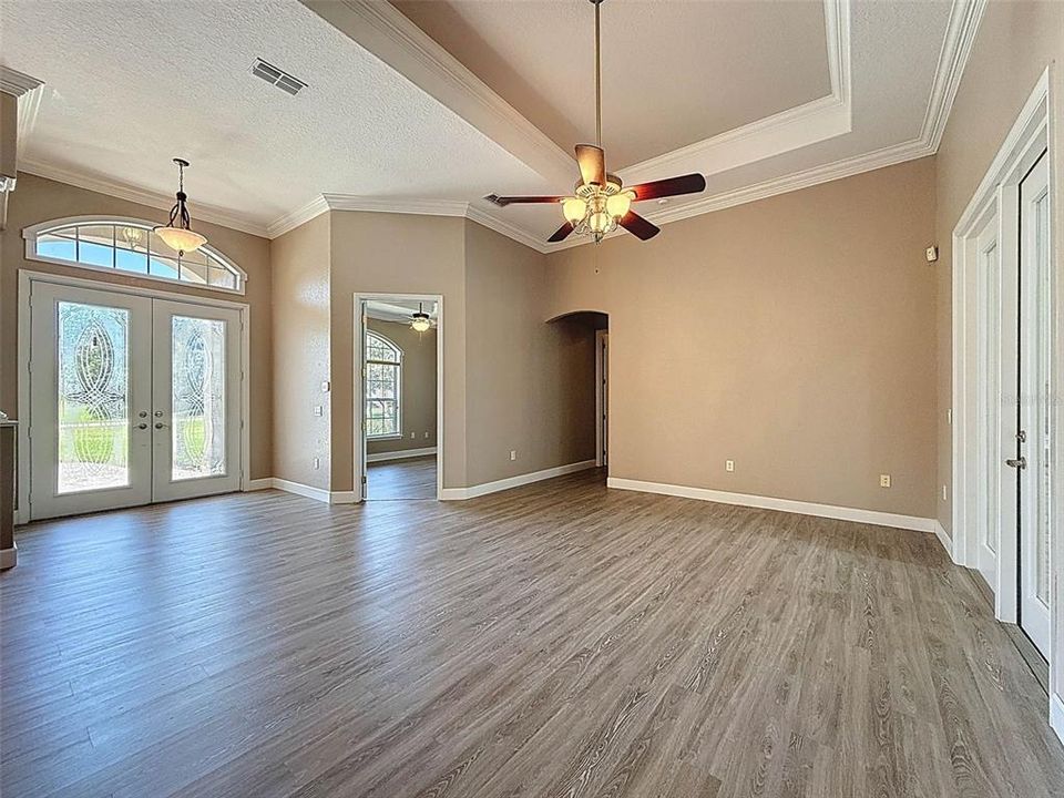 На продажу: $735,000 (4 спален, 3 ванн, 3352 Квадратных фут)