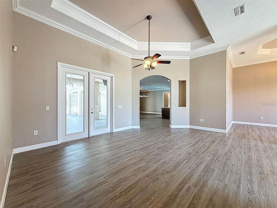 На продажу: $735,000 (4 спален, 3 ванн, 3352 Квадратных фут)