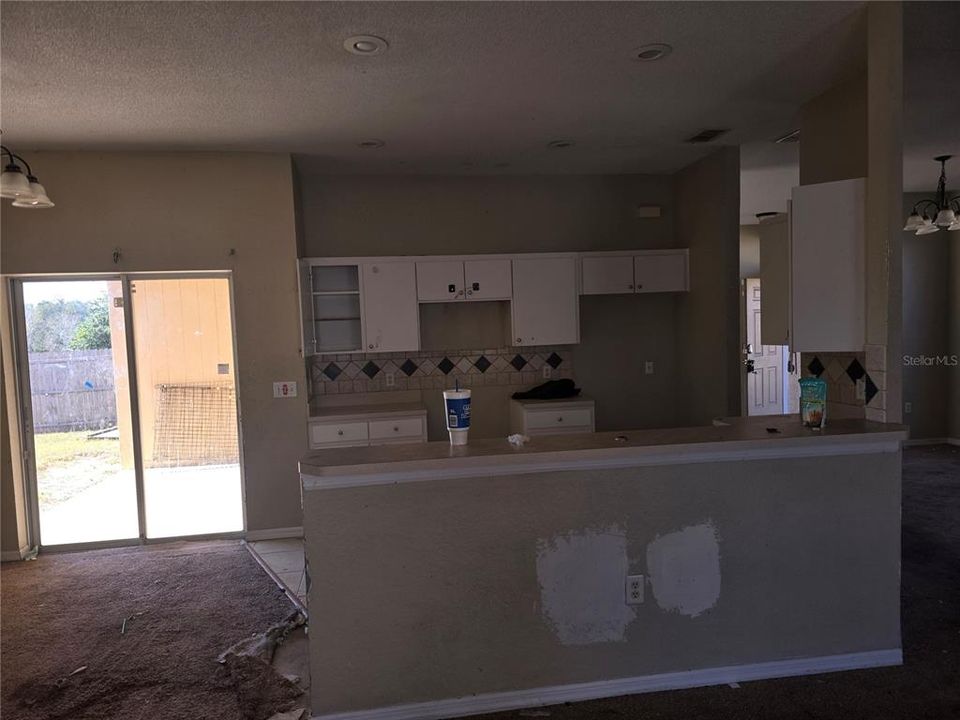 For Sale: $325,000 (4 beds, 2 baths, 1866 Square Feet)