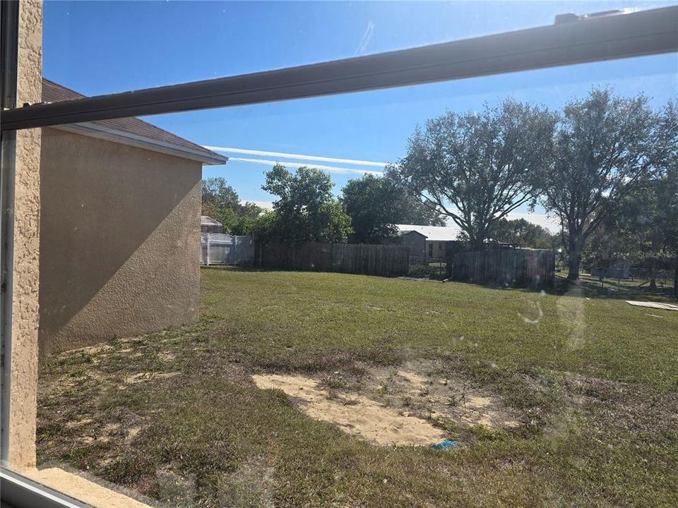 For Sale: $325,000 (4 beds, 2 baths, 1866 Square Feet)