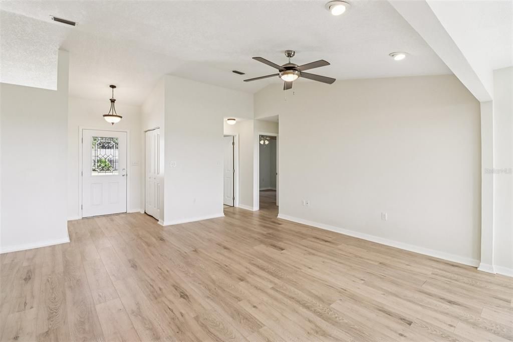 На продажу: $309,000 (3 спален, 2 ванн, 1531 Квадратных фут)