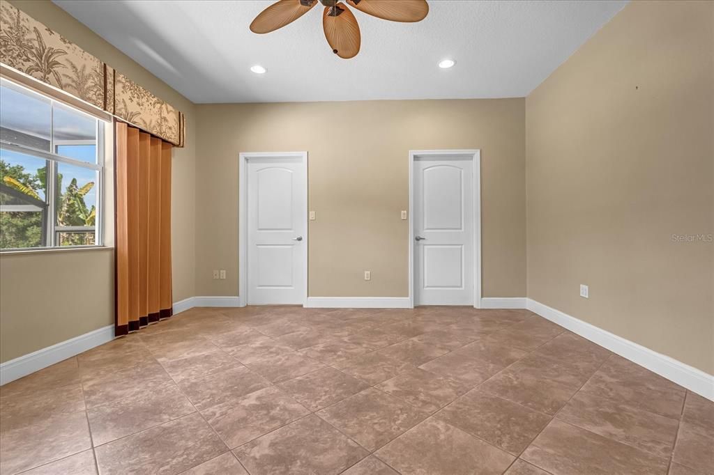 Под контрактом: $585,000 (4 спален, 2 ванн, 2354 Квадратных фут)