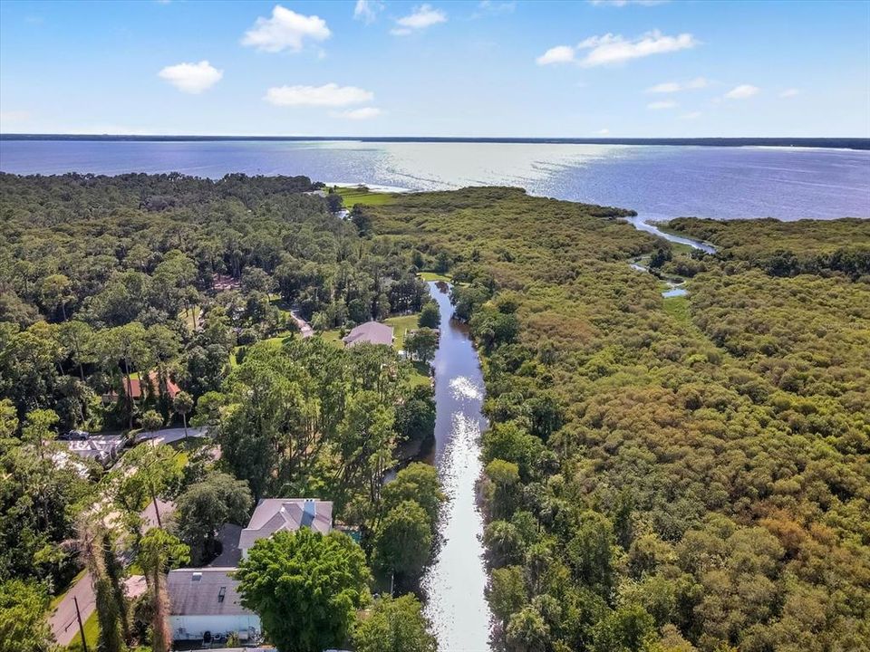 Под контрактом: $585,000 (4 спален, 2 ванн, 2354 Квадратных фут)