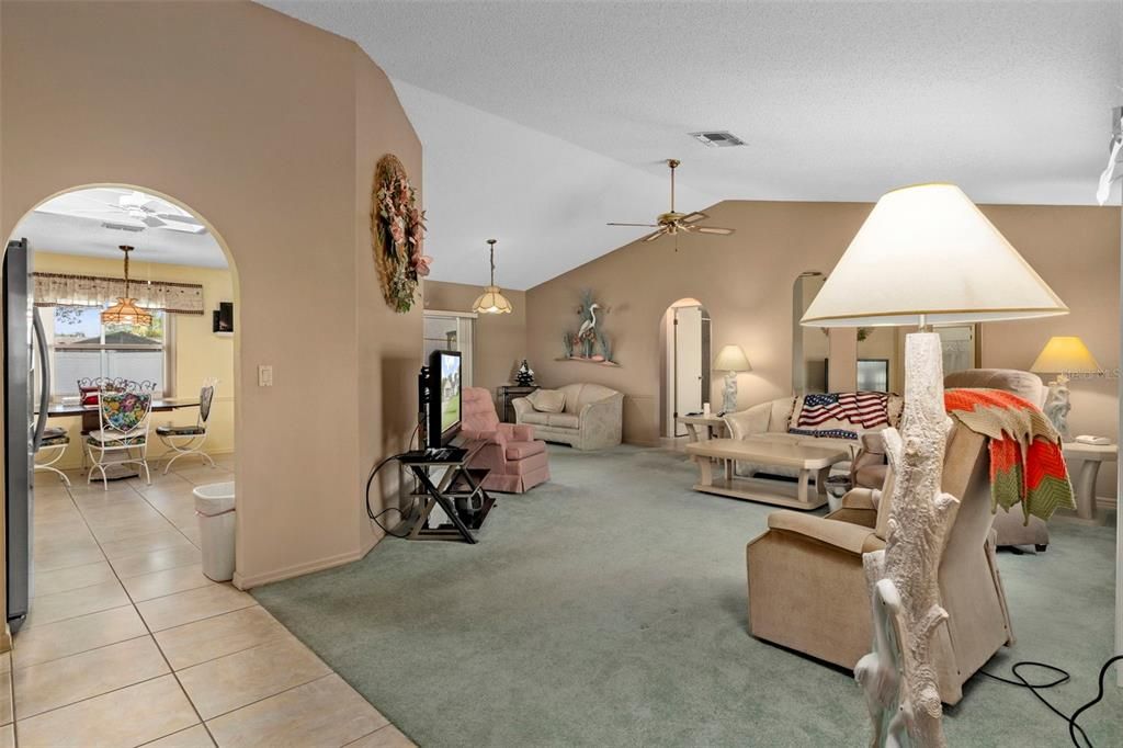 Active With Contract: $284,500 (3 beds, 2 baths, 1639 Square Feet)