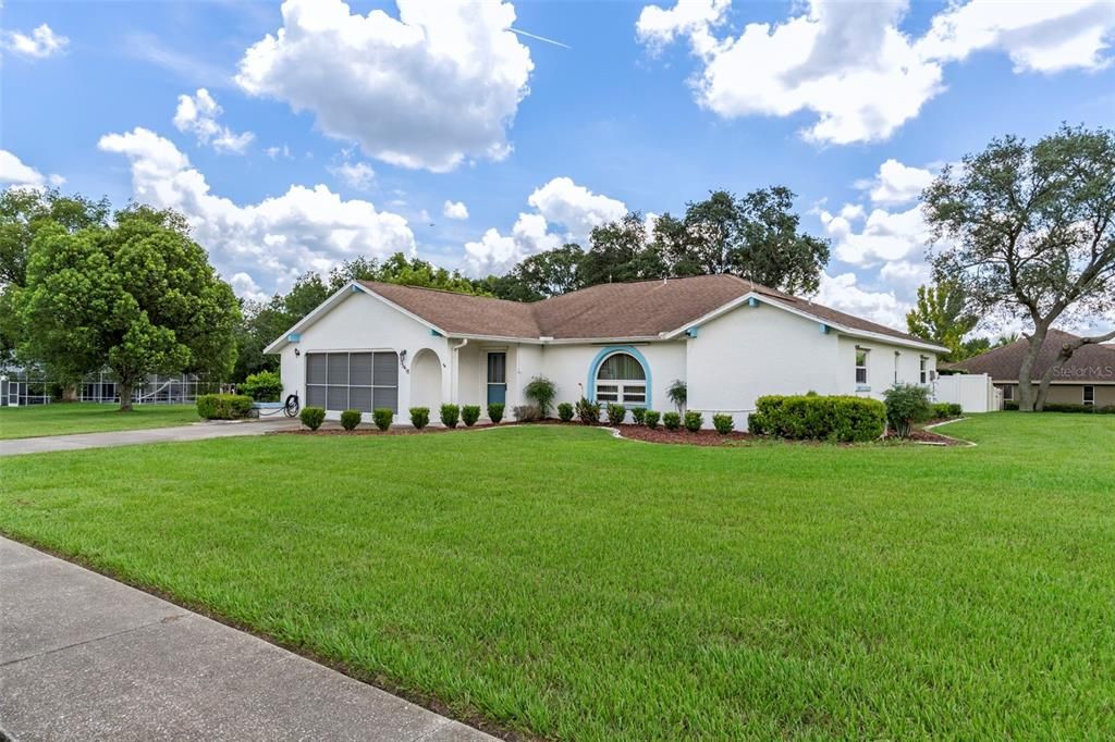 Active With Contract: $284,500 (3 beds, 2 baths, 1639 Square Feet)