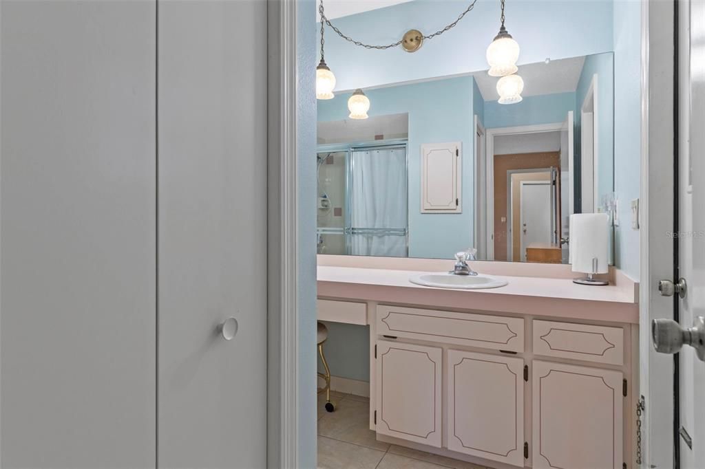 Active With Contract: $284,500 (3 beds, 2 baths, 1639 Square Feet)