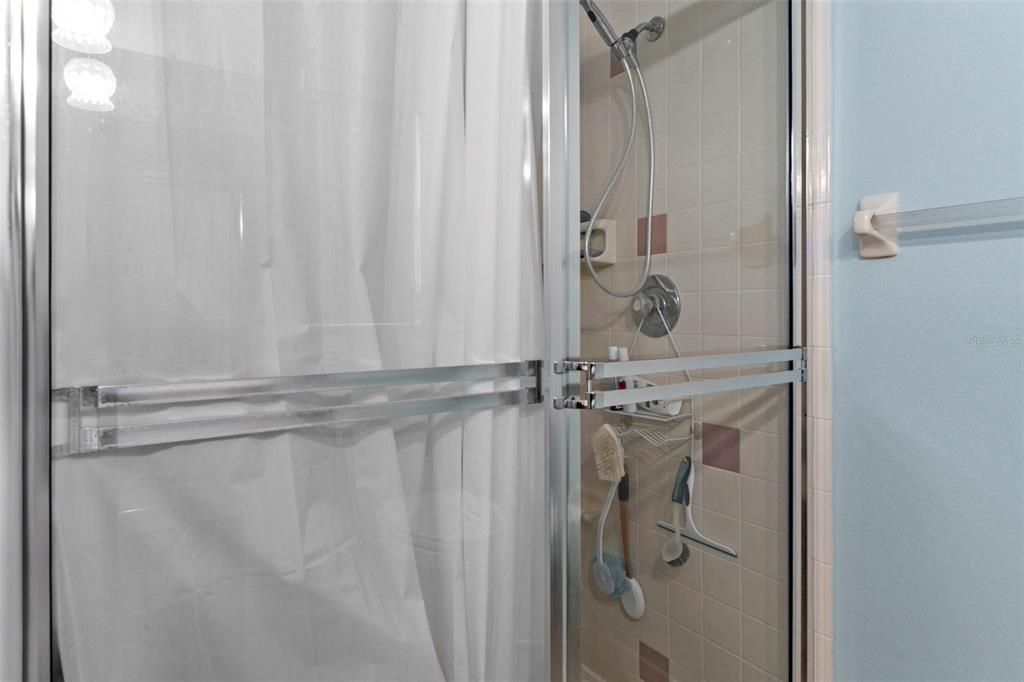 Active With Contract: $284,500 (3 beds, 2 baths, 1639 Square Feet)