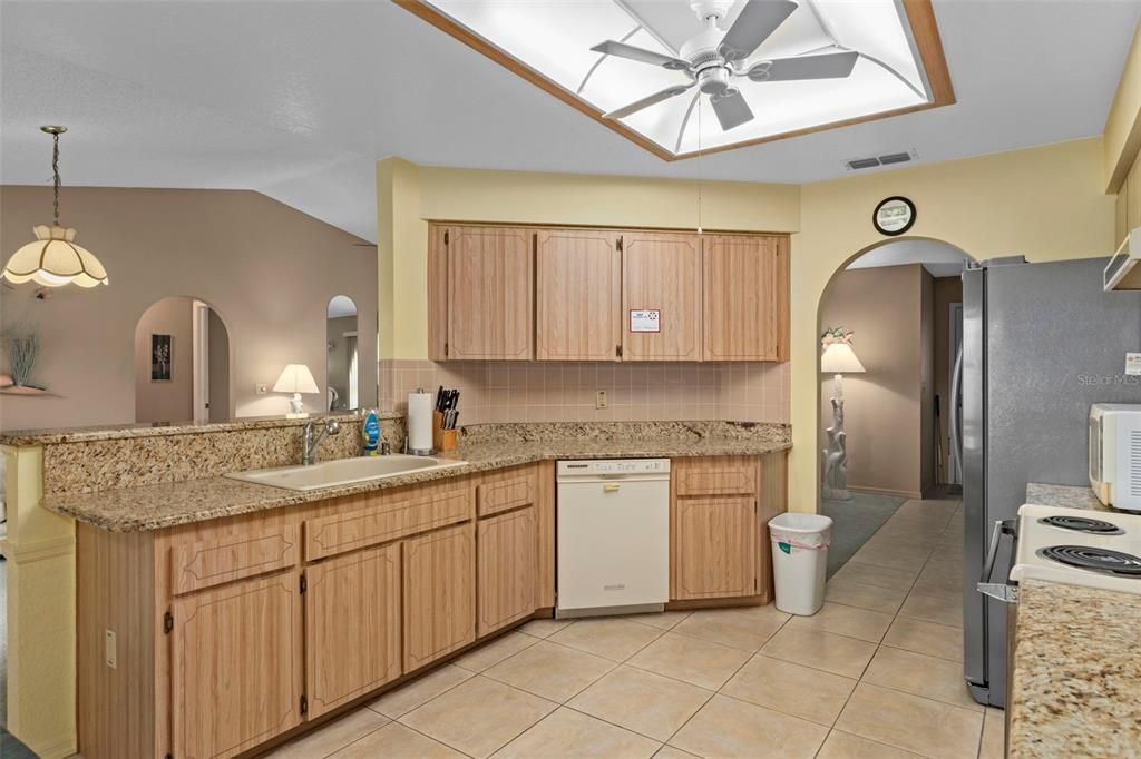 Active With Contract: $284,500 (3 beds, 2 baths, 1639 Square Feet)