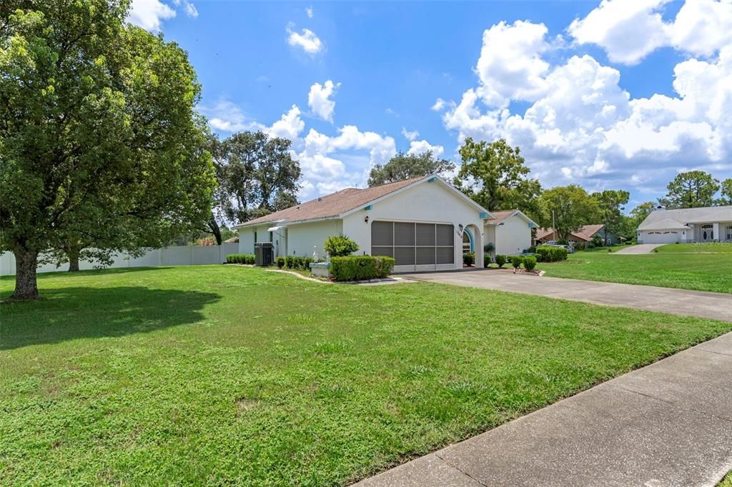 Active With Contract: $284,500 (3 beds, 2 baths, 1639 Square Feet)