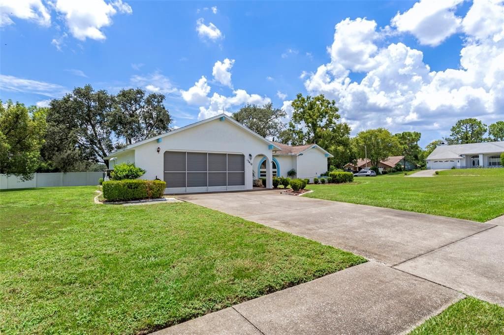Active With Contract: $284,500 (3 beds, 2 baths, 1639 Square Feet)