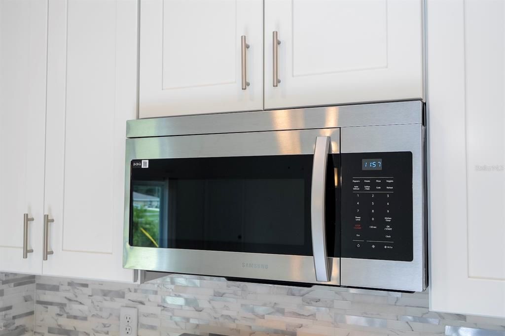 合同活跃: $324,899 (4 贝兹, 3 浴室, 2000 平方英尺)