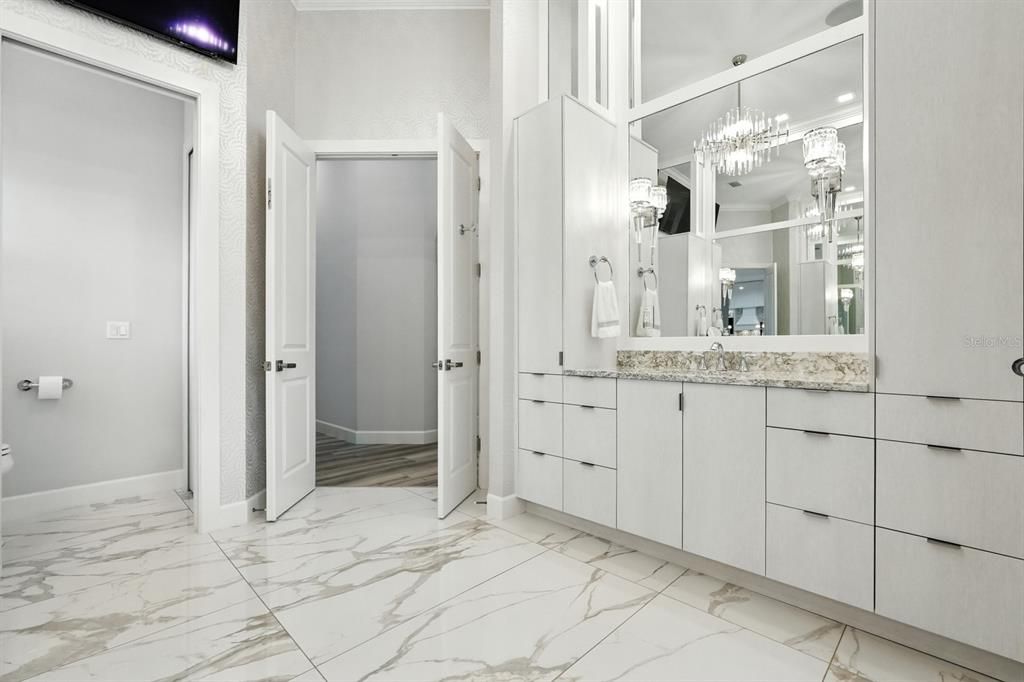 For Sale: $3,995,000 (5 beds, 4 baths, 4612 Square Feet)