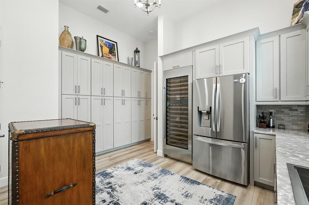 For Sale: $3,995,000 (5 beds, 4 baths, 4612 Square Feet)