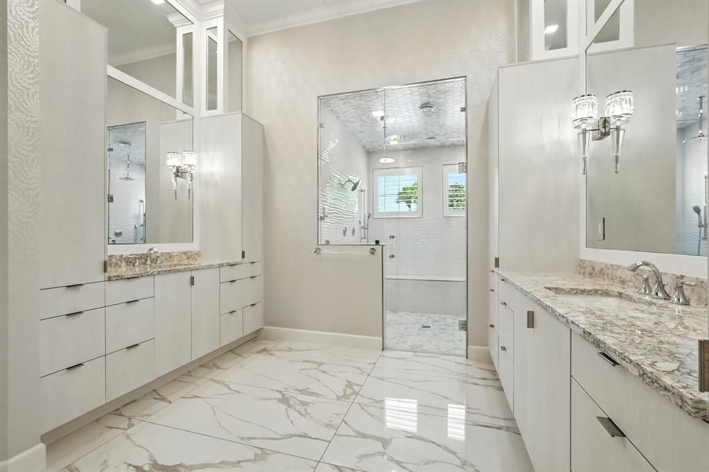 For Sale: $3,995,000 (5 beds, 4 baths, 4612 Square Feet)