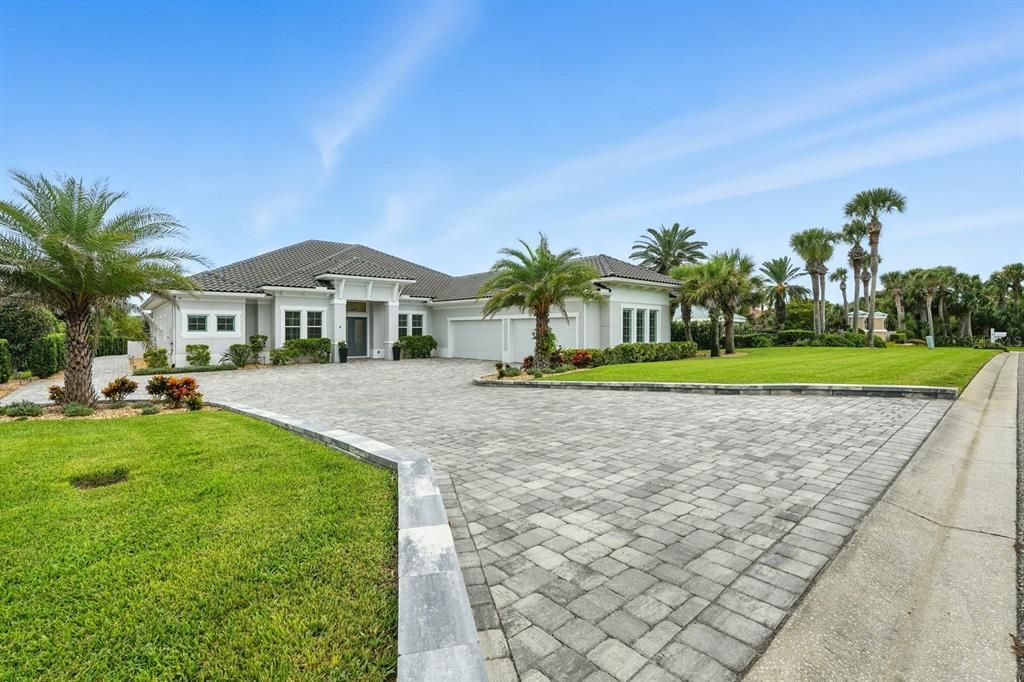 For Sale: $3,995,000 (5 beds, 4 baths, 4612 Square Feet)