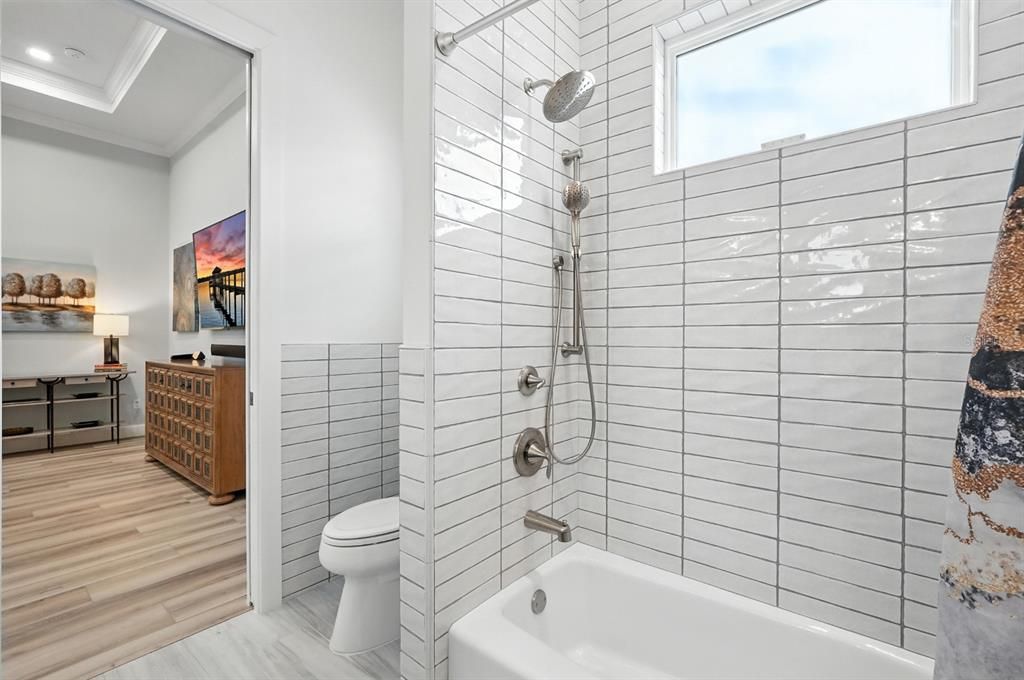 For Sale: $3,995,000 (5 beds, 4 baths, 4612 Square Feet)