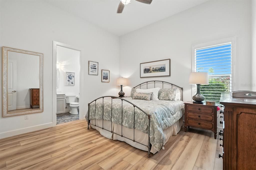 For Sale: $3,995,000 (5 beds, 4 baths, 4612 Square Feet)