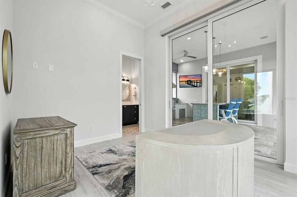 For Sale: $3,995,000 (5 beds, 4 baths, 4612 Square Feet)