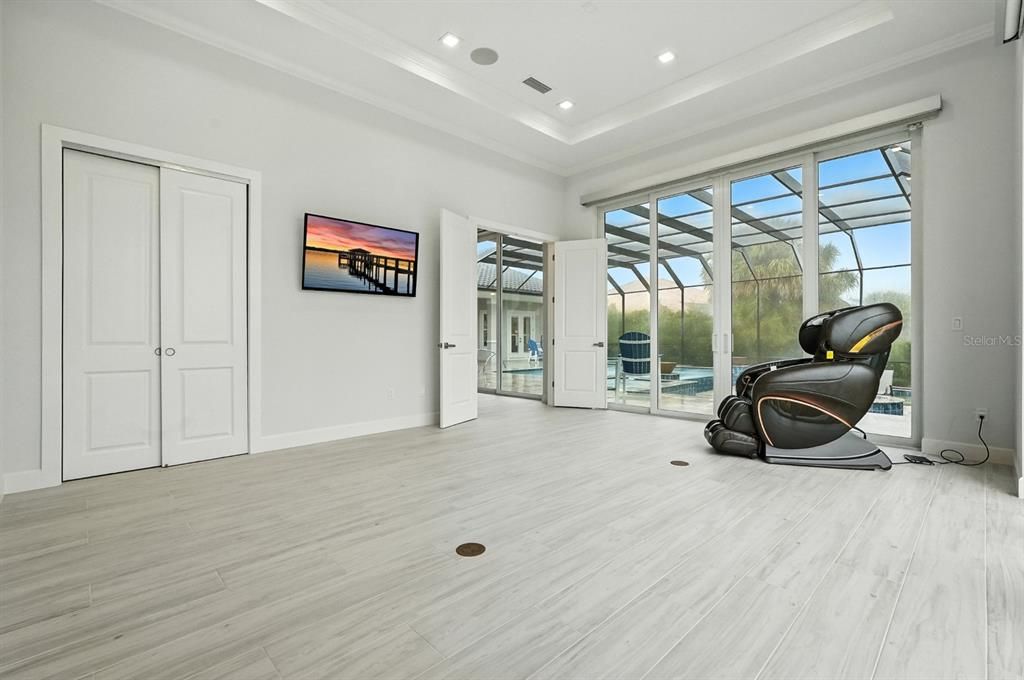 For Sale: $3,995,000 (5 beds, 4 baths, 4612 Square Feet)