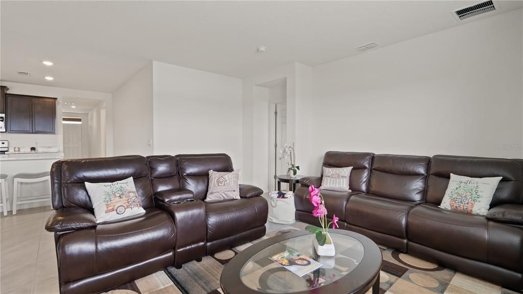 待售: $419,900 (4 贝兹, 2 浴室, 1830 平方英尺)