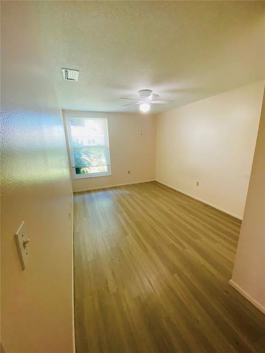 Activo con contrato: $1,199 (2 camas, 1 baños, 825 Pies cuadrados)