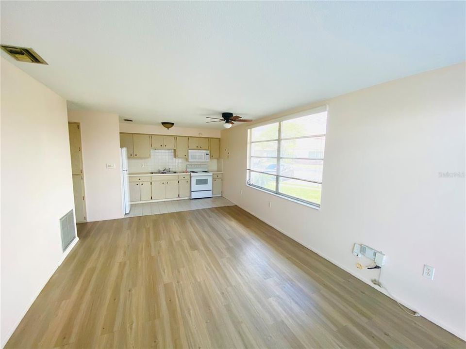 Activo con contrato: $1,199 (2 camas, 1 baños, 825 Pies cuadrados)