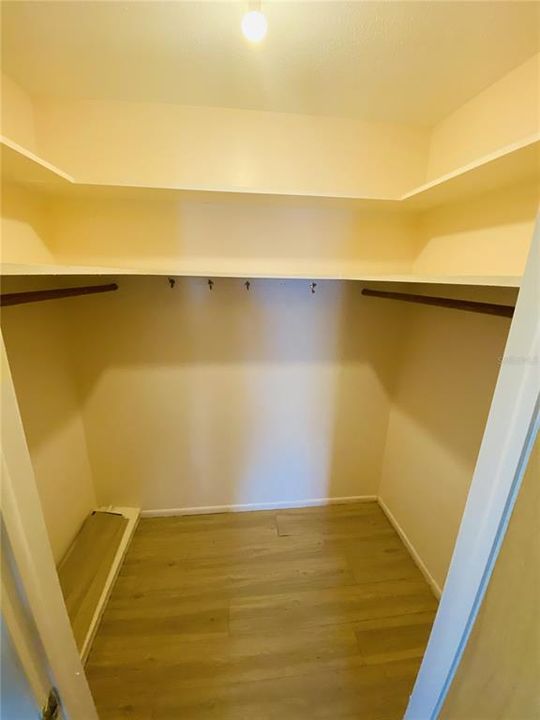 Activo con contrato: $1,199 (2 camas, 1 baños, 825 Pies cuadrados)