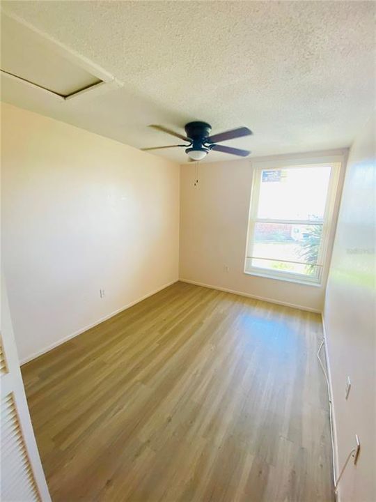 Activo con contrato: $1,199 (2 camas, 1 baños, 825 Pies cuadrados)